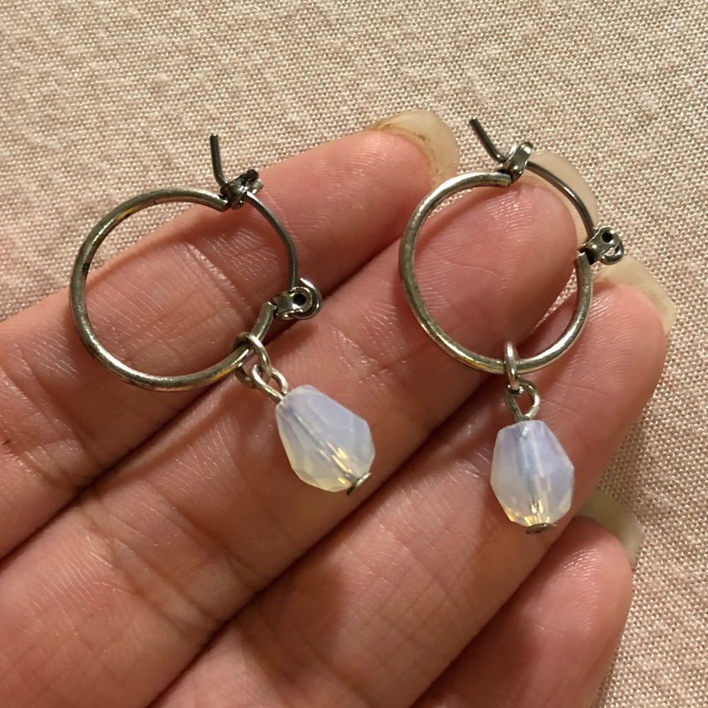🤍Hot Topic Hoop Bean Earrings🤍